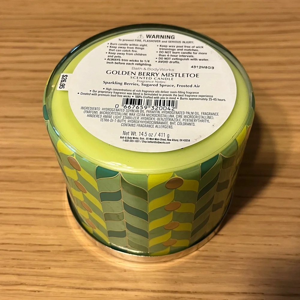 Bath & Body Works 3 Wick Candle. Golden Berry Mistletoe